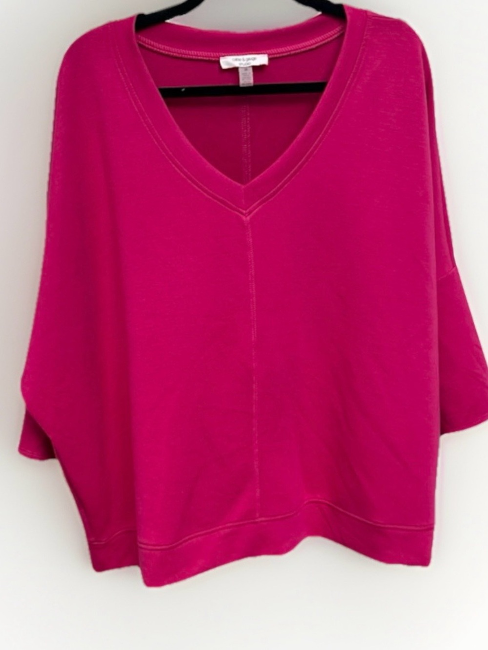 Cable &‎ Gauge Women's V-Neck Sweater in Hot Pink